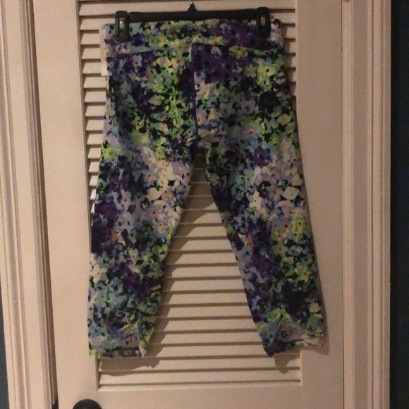 Calvin Klein Performance Capri leggings size M - Picture 2 of 3